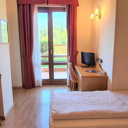 Hotel Pineta Campi Tremosine