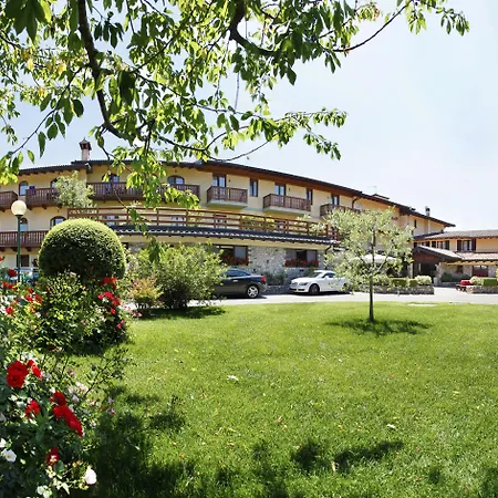 Hotel Pineta Campi 4*
