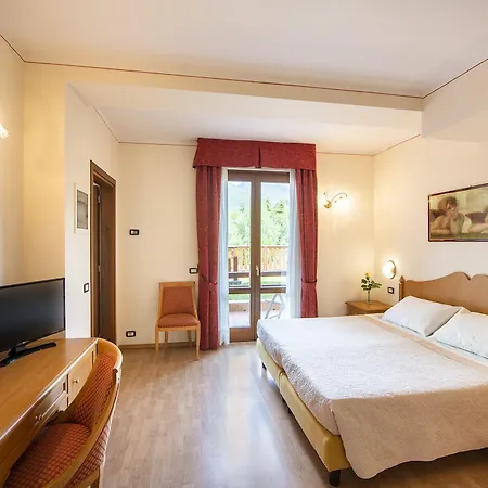 Pineta Campi Tremosine