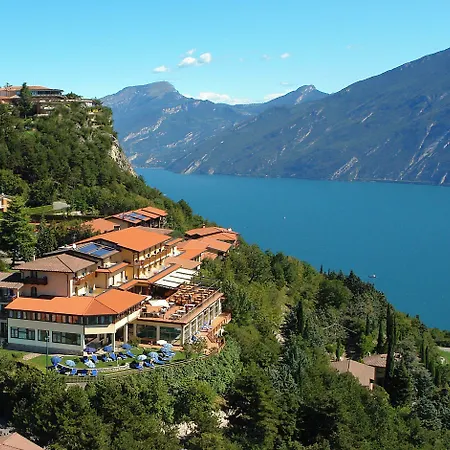 Hotel Pineta Campi 4*