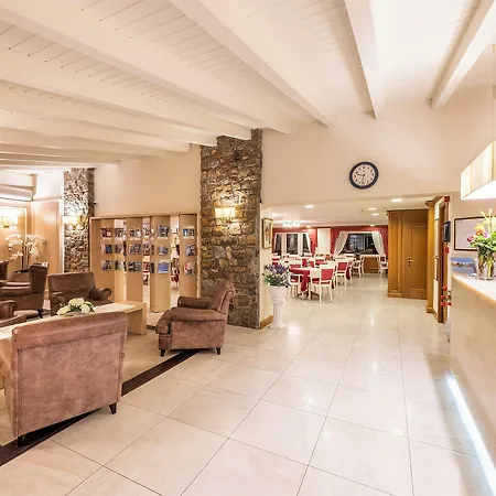 Hotel Pineta Campi 4*